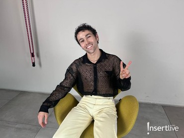 img-title Teteskan Air Mata, MAX Ungkap Mimpi Romantis untuk Sang Istri dan Anak