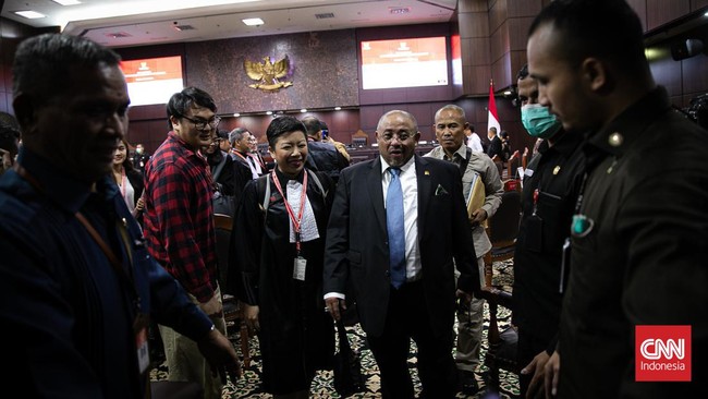 PKB, Golkar, PAN, PPP, Demokrat mendukung putusan MK yang menolak gugatan pemilu tertutup.