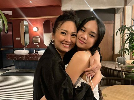7 Potret Ultah ke-14 Neona, Putri Nola B3 yang Semakin Cantik dan Multitalenta