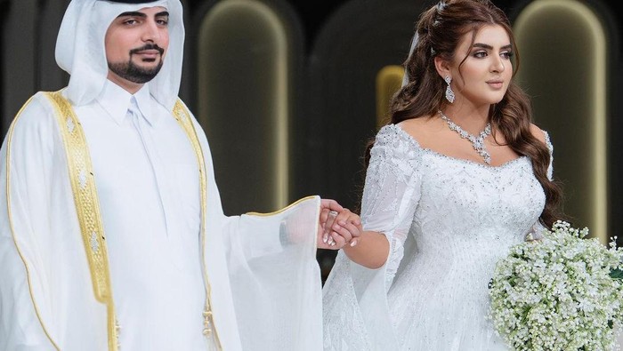 Akhirnya Terungkap! Begini Keindahan Gaun Pengantin Putri Dubai yang Bertabur Swarovski Mewah