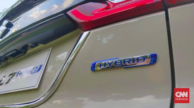 Menperin Agus Gumiwang mengindikasikan mobil hybrid dan truk listrik akan mendapatkan insentif khusus seperti mobil listrik.