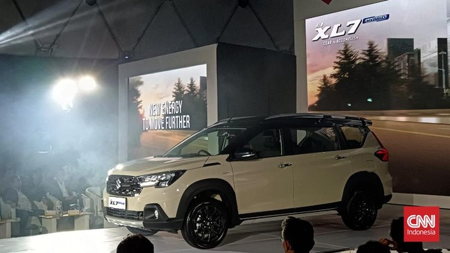 Suzuki XL7 facelift 2023 varian Beta dan Alpha merupakan hybrid, sedangkan varian terbawah Zeta memakai mesin konvensional.