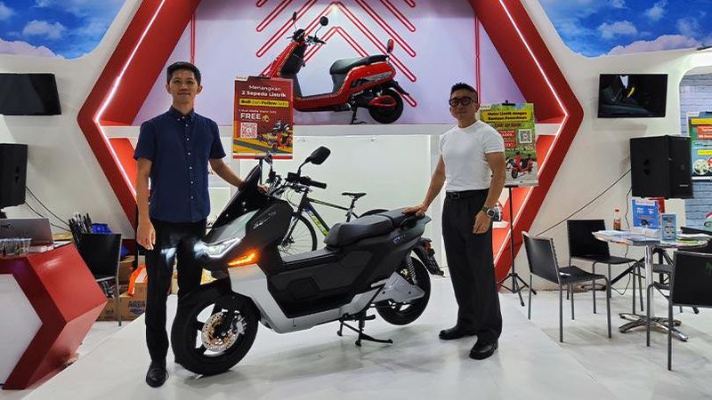 Selis mengadakan pengenalan produk motor listrik terbarunya, Selis eCITI dalam event PRJ 2023 atau Jakarta Fair Kemayoran 2023.