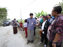 Respons Aduan di LaporGub, Ganjar Cek Perbaikan Sekolah-Jalan di Grobogan
