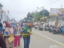 Jalan Tengku Umar Gorontalo Ditutup Imbas Kebakaran Gudang Sepatu-Sandal