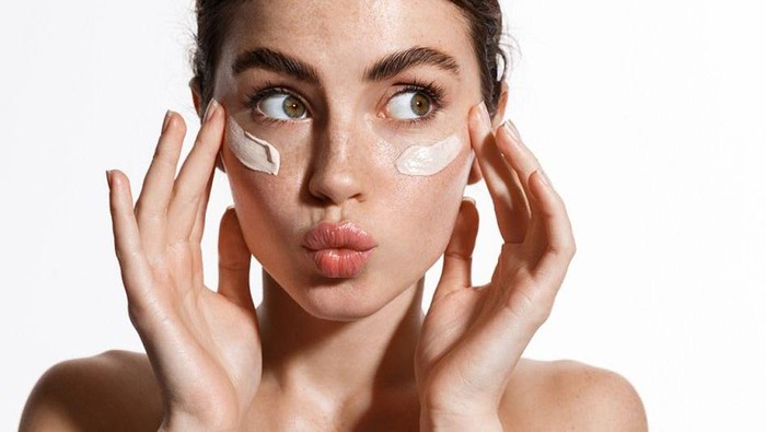 5 Rekomendasi Sunscreen untuk Melindungi Kulit dari Paparan Sinar Matahari di Cuaca Panas