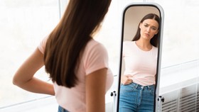6 Cara agar Makin Percaya Diri di Ranjang, 'Lirik' Perempuan Lain