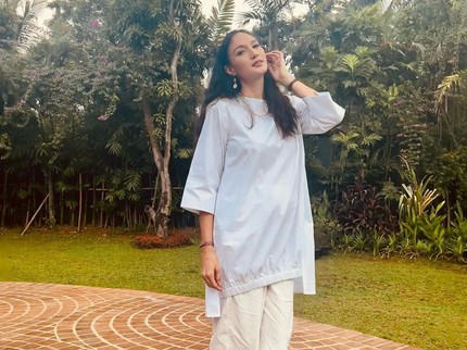 7 Potret Nadine Chandrawinata Hamil Anak Kedua, Terlihat Makin Glowing Bun