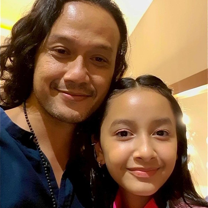 <p>Setelah menikah dengan Widi Mulia pada 2007, Dwi Sasono dikaruniai tiga orang anak, Bunda. Anak keduanya yang berjenis kelamin perempuan diberi nama Widuri Puteri Sasono. (Foto: Instagram: @dwisasono)</p>