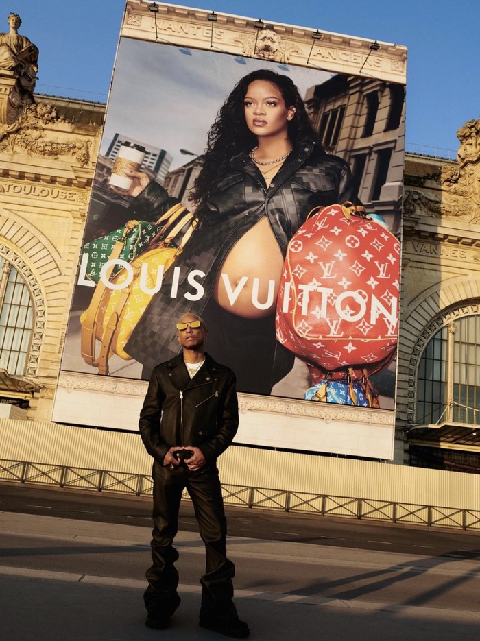 Rihanna Jadi Bintang Iklan Koleksi Louis Vuitton Karya Pharrell Williams
