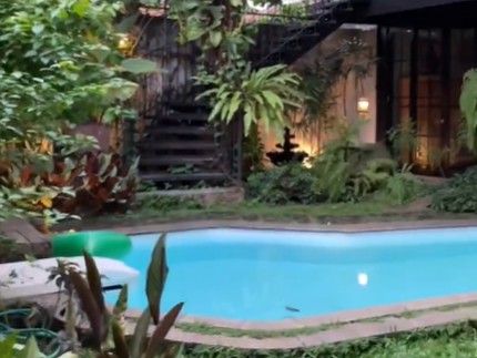 7 Potret Rumah Widi Mulia, Rustic dan Asri Dilengkapi Kolam Renang