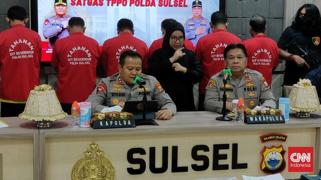 Seorang pejabat di lingkungan Imigrasi Makassar ditangkap polisi karena terlibat sindikat TPPO dengan peran menyediakan paspor-paspor asli.