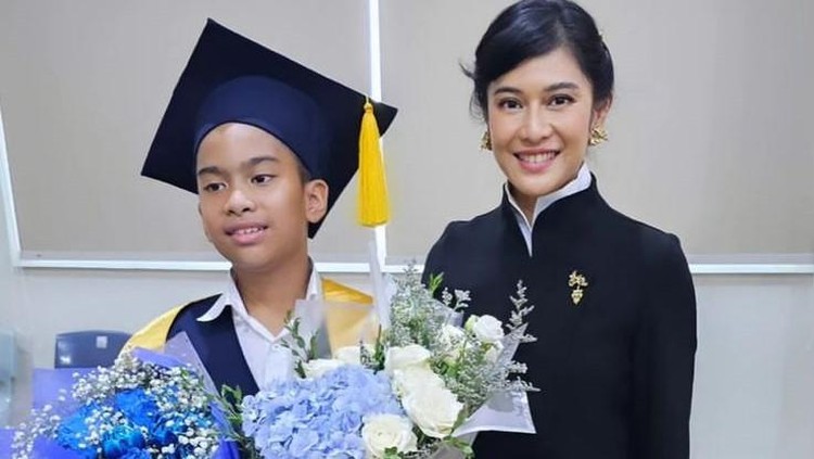 Shailendra Naryama Sastraguna Sutowo anak Dian Sastrowardoyo