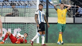 Alasan Otamendi 'Ikuti' Messi, Batal ke Indonesia