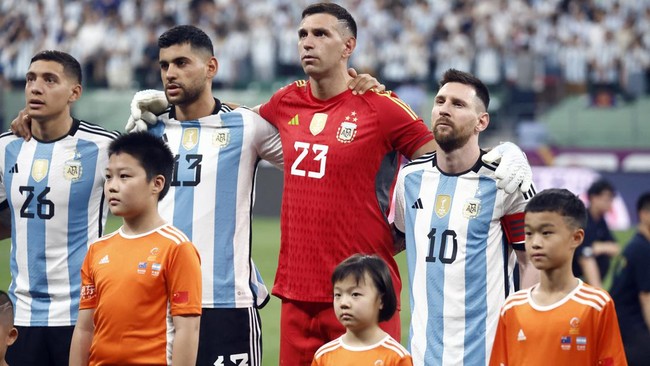 Usai menuntaskan pertandingan melawan Australia, Timnas Argentina bakal bersiap berangkat ke Indonesia tanpa Lionel Messi.