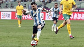 Dari Barcelona, Lionel Messi Tiba di Argentina demi Riquelme