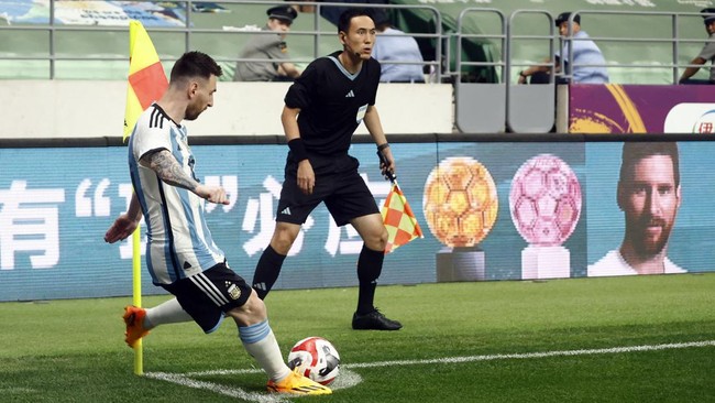 Tiga pemain lawas di Timnas Argentina, Lionel Messi, Angel Di Maria, dan Nicolas Otamendi disebut sudah tak bersama skuad Tim Tango sejak Kamis (15/6) malam.