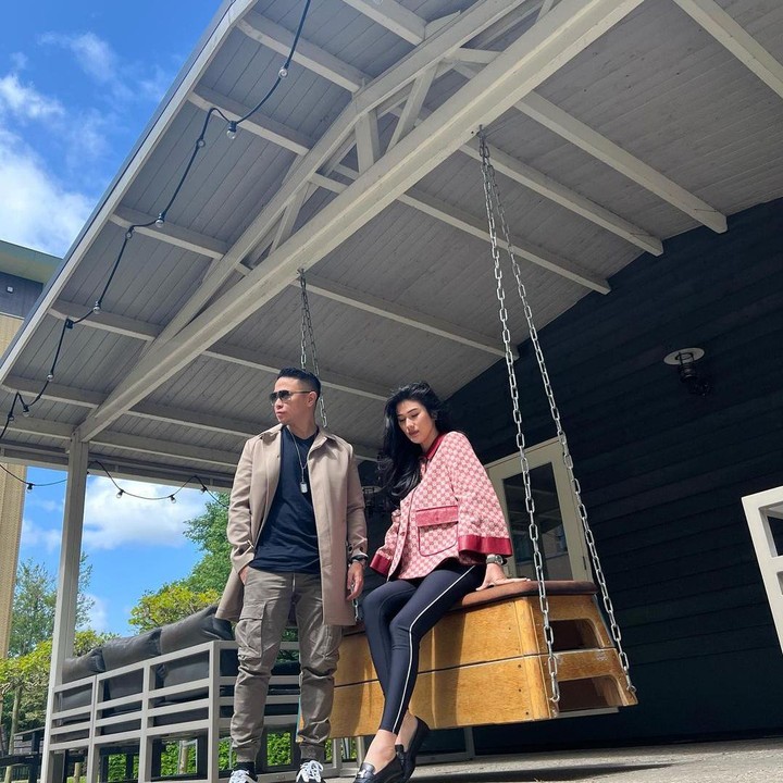 <p><em>Posting</em>-an tersebut juga menuai banyak reaksi dari publik, Bunda. Tak cuma <em>likes</em> mencapai 5 ribuan, keduanya juga mendapat pesan dan dukungan yang memenuhi kolom komentar. (Foto: Instagram @steviagnecya)<br /><br /><br /></p>