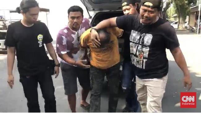 Tim Resmob Polresta Pati berhasil meringkus pelaku pembunuhan terhadap Budiati (31) warga Perumahan Griya Pesona, Desa Kutoarjo, Pati, Jawa Tengah.