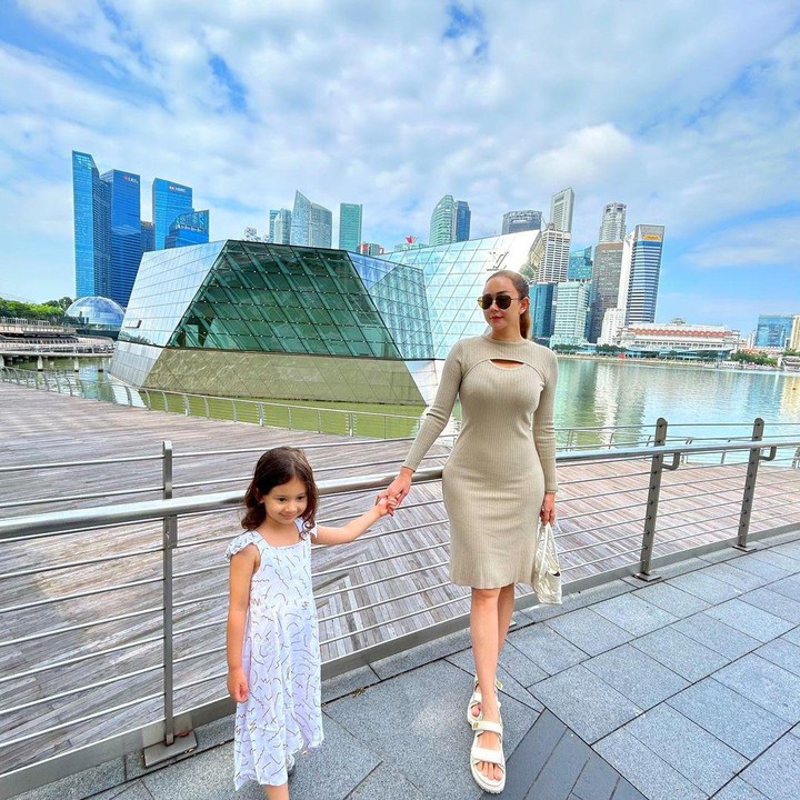 <p>Setelah menikah dengan Eryck Amaral pada 2018, Aura Kasih dikaruniai seorang anak perempuan yang diberi nama Arabella W. Amaral. (Foto: Instagram@aurakasih)</p>