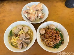 Berburu Kuliner ala Karyawan Mal Kokas: Sop Janda dan Bakso Tulang Sapi