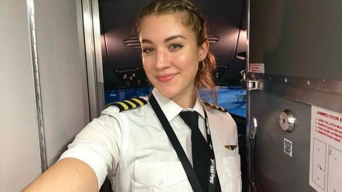Sering Dianggap Pramugari, Pilot Perempuan Ini Coba Dobrak Stereotip Gender