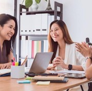 Tak Perlu Panik, Ini Cara Hadapi 'Peer Pressure' dalam Circle Pertemananmu Menurut Psikologi