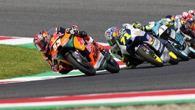 Hasil Moto3 Austria: Oncu Menangi Persaingan Sengit 4 Pembalap