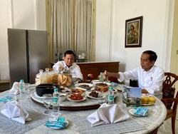 Video Jokowi-Prabowo Makan Bareng: Dari Ngobrolin Bakso hingga Negara