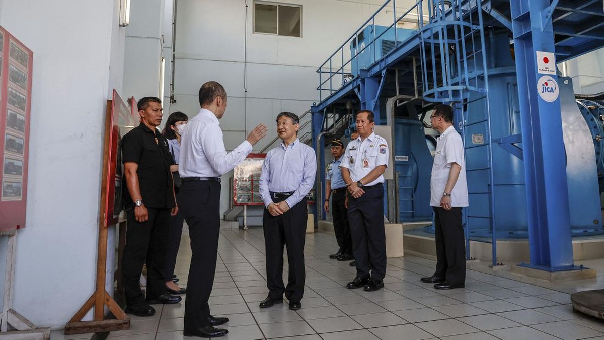 FOTO: Kaisar Jepang Naruhito 'Blusukan' ke Stasiun Pompa Air Pluit