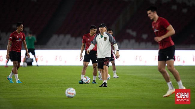 Gubernur Sumatera Utara Edy Rahmayadi menjagokan Timnas Indonesia meraih kemenangan dalam laga FIFA matchday melawan Argentina, Senin (19/6) malam.