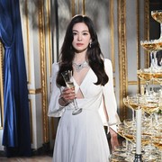 Selalu Pancarkan Kecantikan 'Mahal', Ini Gaya Song Hye Kyo Saat Menghadiri Event Chaumet dari Waktu ke Waktu