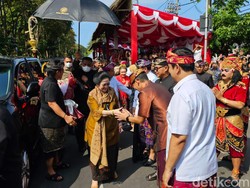 Sandiaga Sambut Langsung Megawati di Pesta Kesenian Bali