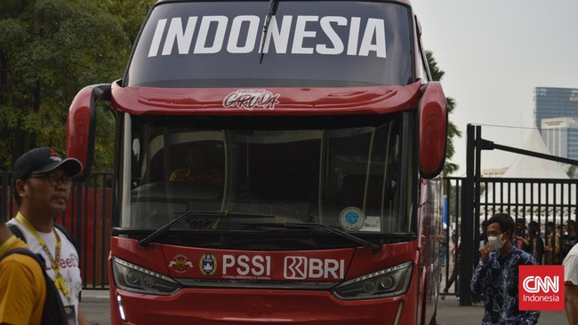 Bus yang mengangkut timnas Argentina dan Indonesia telah tiba di Stadion Utama Gelora Bung Karno (SUGBK) beberapa saat lalu.