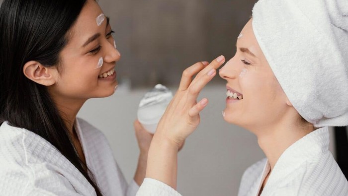 Nggak Perlu Ribet, Ini 4 Tahapan Skincare yang Mudah dan Tepat untuk Remaja