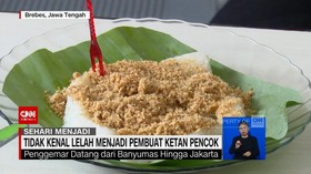 VIDEO: Tidak Kenal Lelah Menjadi Pembuat Ketan Pencok
