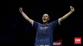 FOTO: Axelsen Juara Indonesia Open, Ginting Tetap Dipuji