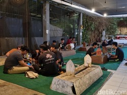 Warkop Horor di Surabaya: Mejanya Kuburan, Pengunjungnya Pernah Kesurupan