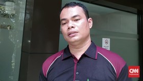 Anggota Brimob Bripka Andry Menyerahkan Diri ke Polda Riau