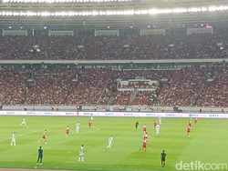 Jokowi dan Iriana Nonton Indonesia Vs Argentina di Stadion GBK