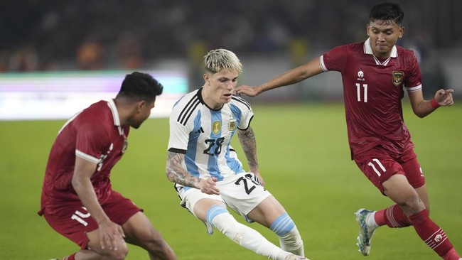 Bintang muda Argentina Alejandro Garnacho masuk daftar kandidat peraih penghargaan Golden Boy 2023 usai dikantongi Asnawi Mangkualam di Indonesia vs Argentina.