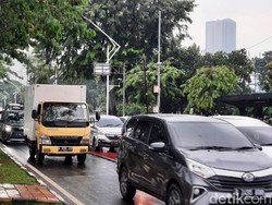 Tak Hanya Jl Sudirman, Lalu Lintas Depan GBK Seberang TVRI Juga Macet