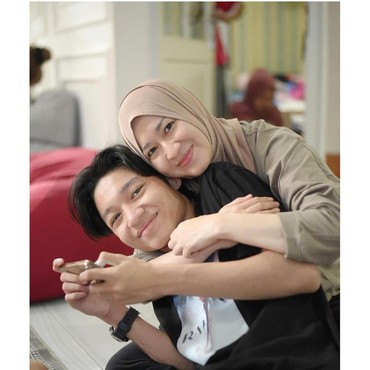 Hubungan Asmara Kerap Kandas, Kiesha Alvaro dapat Wejangan dari Okie Agustina