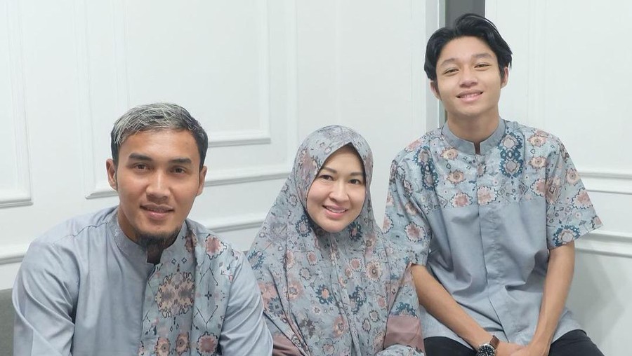 okie agustina dan kiesha alvaro