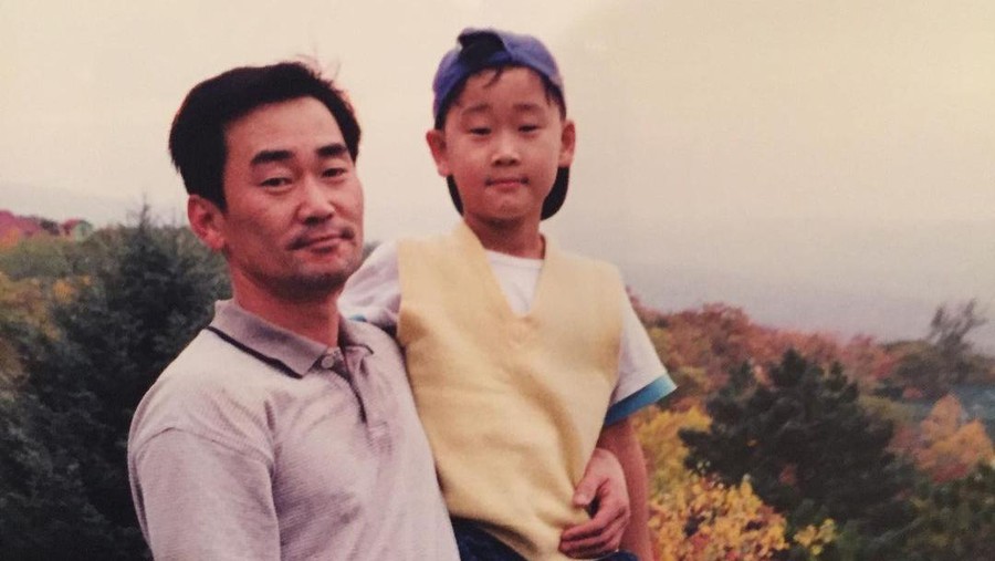 Pamer Foto Lawas dengan Ayah, Wajah Suami Maudy Ayunda Disebut Mirip Rafathar Pamer Foto Lawas dengan Ayah, Wajah Suami Maudy Ayunda Disebut Mirip Rafathar