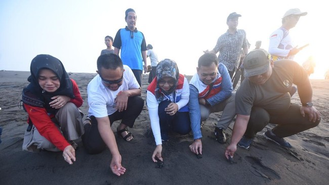 Bupati Kebumen Arif Sugianto menyampaikan apresiasinya kepada Pertamina yang telah mendukung pelaku sejumlah UMKM, sehingga pelaku usaha memiliki akses pasar.
