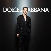Potret Gaya Mewah Doyoung NCT Saat Menghadiri Dolce & Gabbana Show di Milan Fashion Week 2023