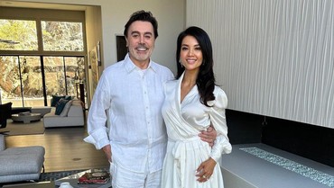 img-title Sempat Dirahasiakan, Farah Quinn Beri Pesan Mesra ke Suami Bule