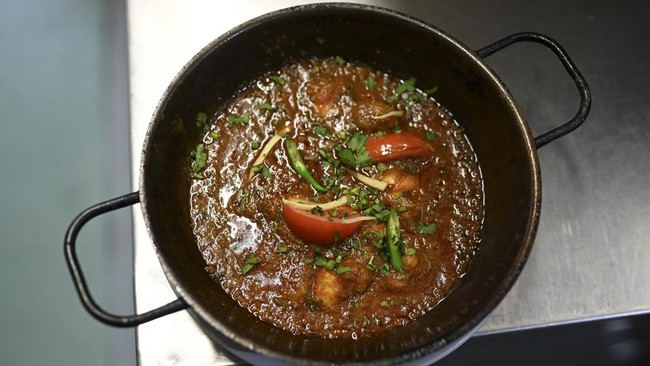 FOTO: Senjakala Masakan Balti Tergusur Restoran Cepat Saji