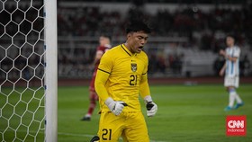 Ernando Girang Dapat Jersey Emiliano Martinez: Ada Logo Bintang 3